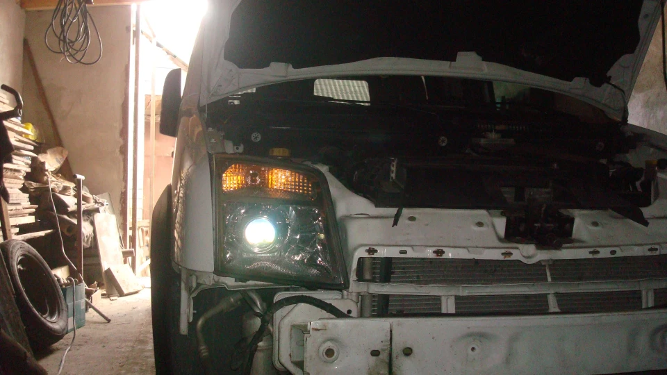 Ford Transit Connect 1.8 TURBO TRAKTOR 2