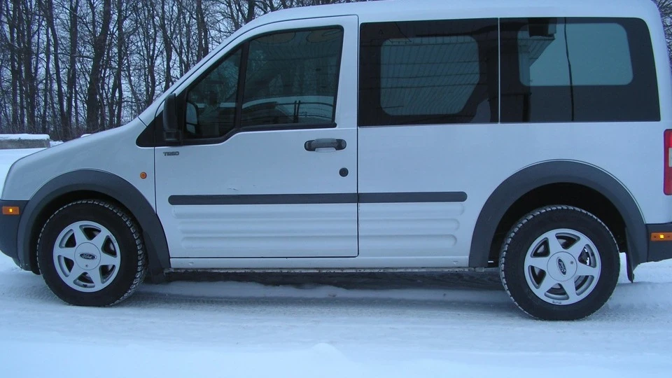 Ford Transit Connect 1.8TDCI SPORT 4