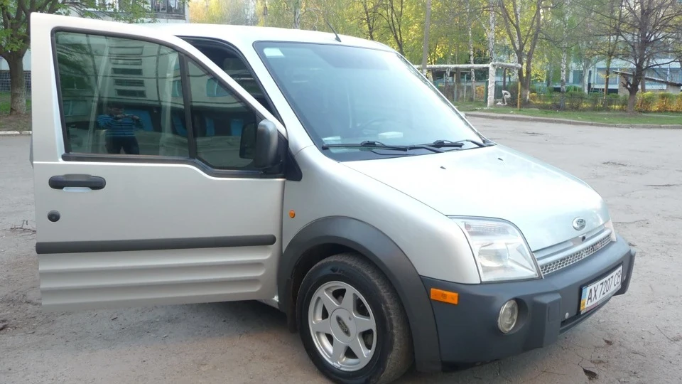 Ford Transit Connect Бадьорий солярник
