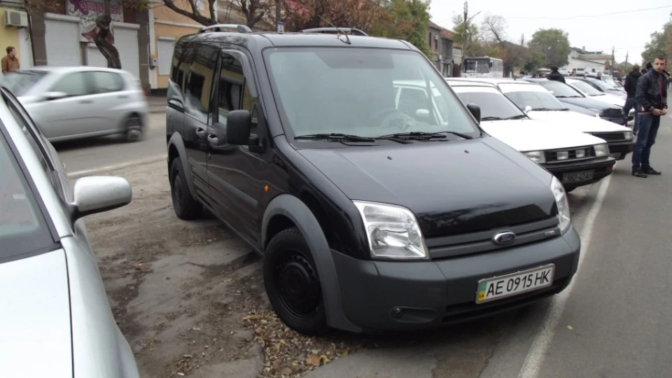Ford Transit Connect Чорна пантера 2