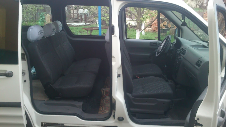 Ford Transit Connect 4