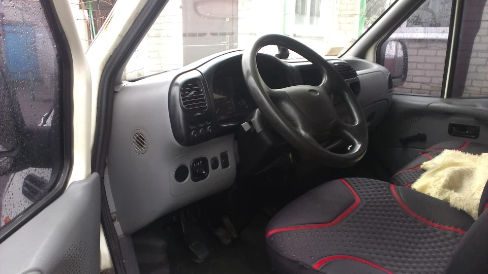Ford Transit 2.5 DI 3