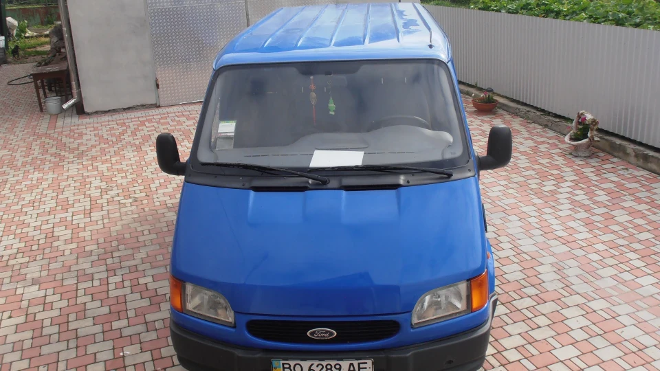 Ford Transit 2.5 TDI 63kw синЯк 2