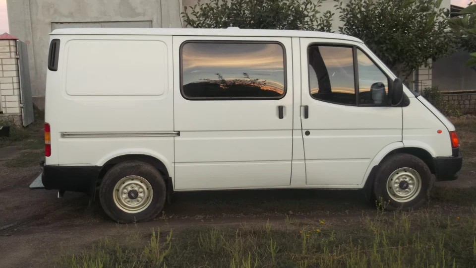 Ford Transit 2.5D 51кВт 3