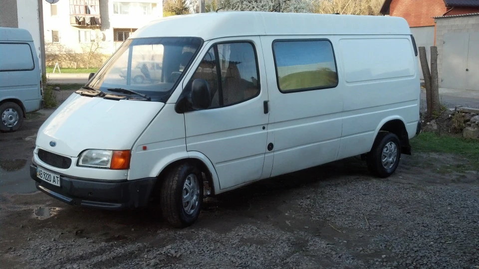 Ford Transit 2.5D Атомний трубовоз 4