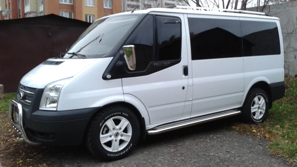 Ford Transit BUSIK 2