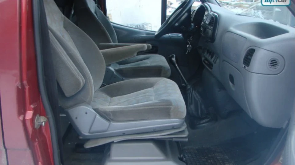 Ford Transit червоний металік