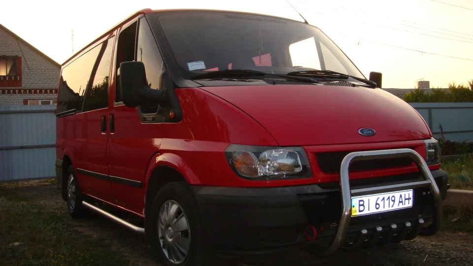 Ford Transit Червоний хром)