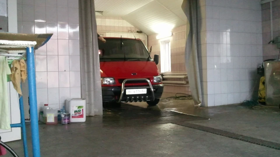 Ford Transit Червоний хром) 3