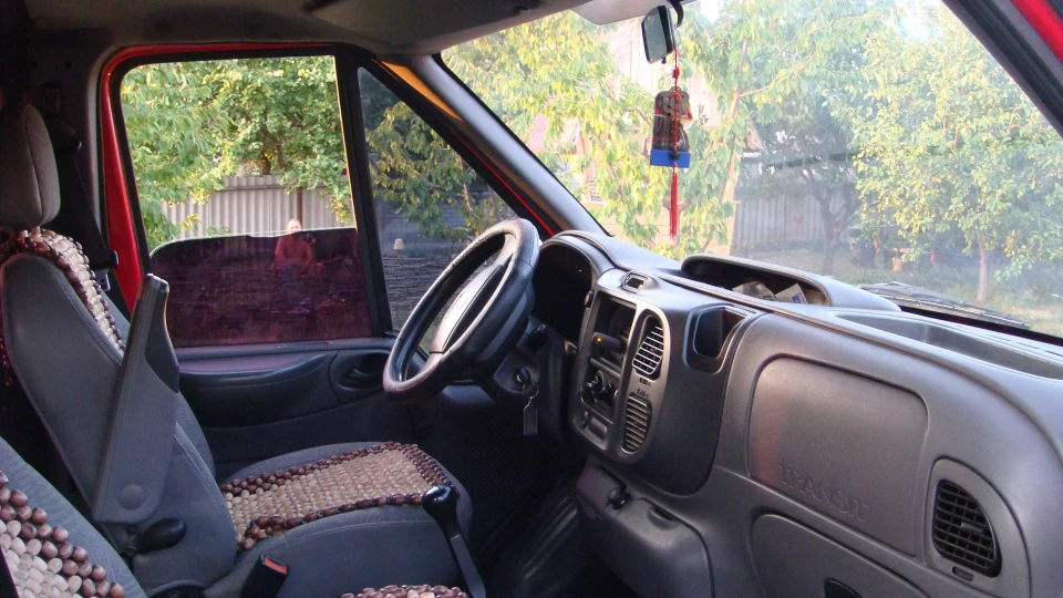 Ford Transit Червоний хром) 4