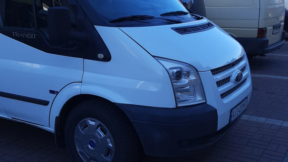 Ford Transit Холодний білий 2.2 5
