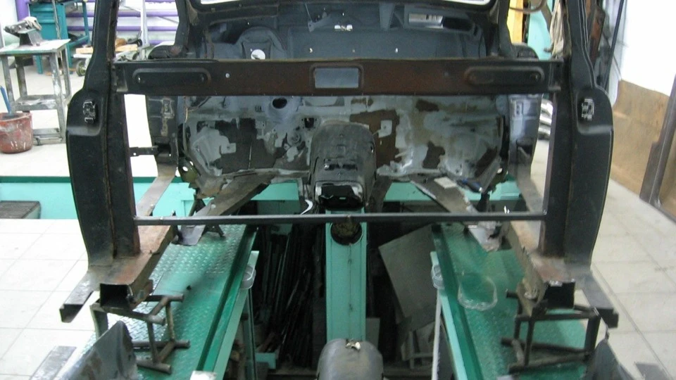 ГАЗ 12 довгий, V8.