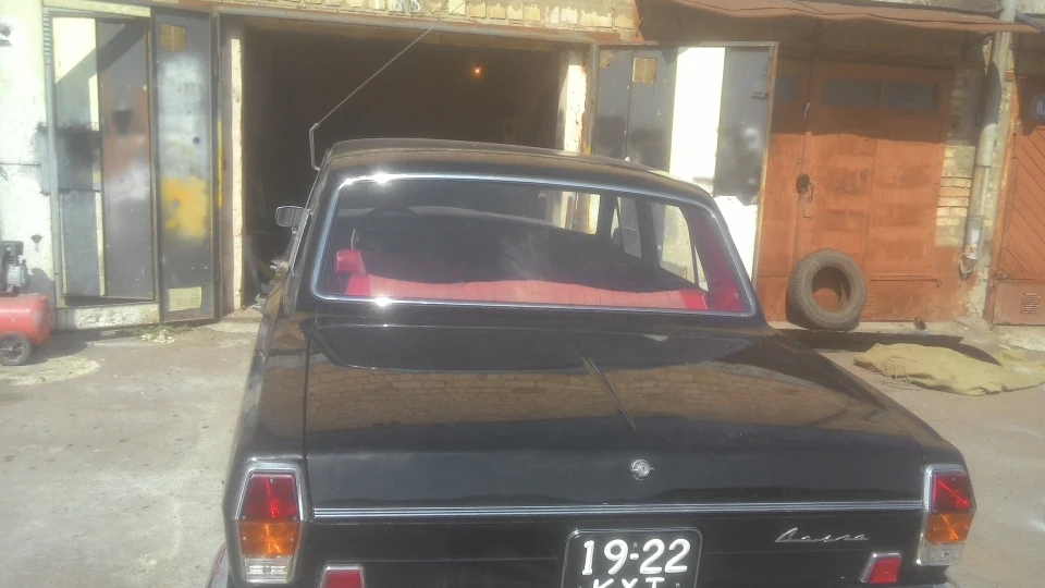 ГАЗ 24 Чорна 3