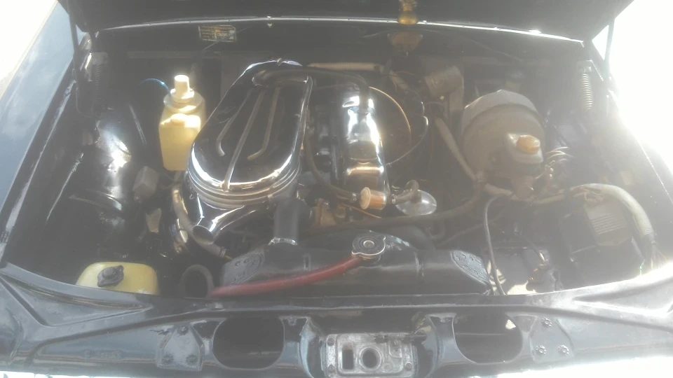 ГАЗ 24 Чорна 4
