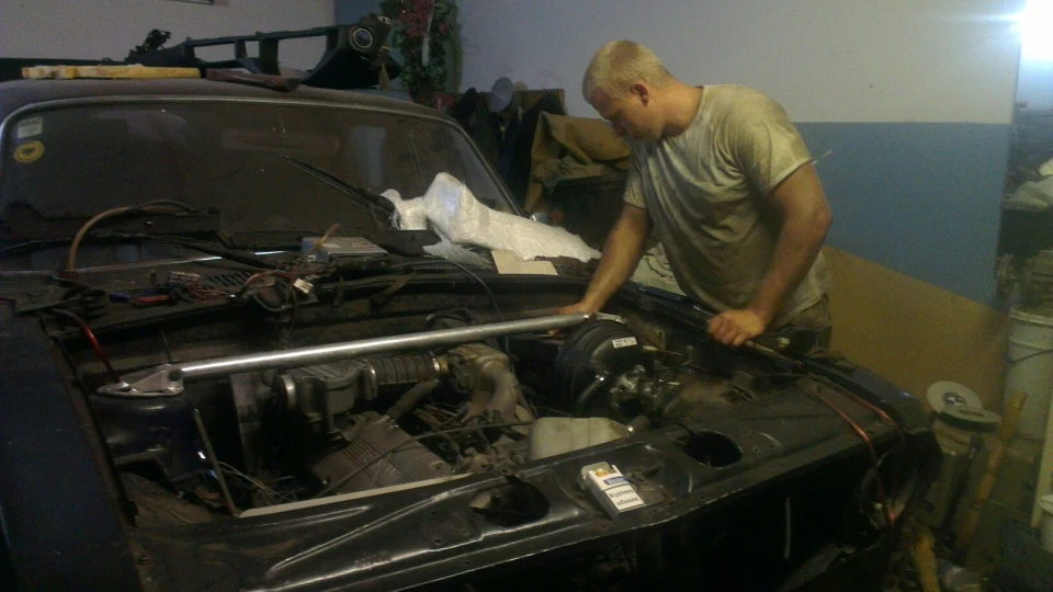 ГАЗ 24 Чорний Газон 3