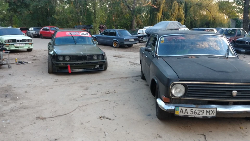 ГАЗ 24 Чорний Газон 4
