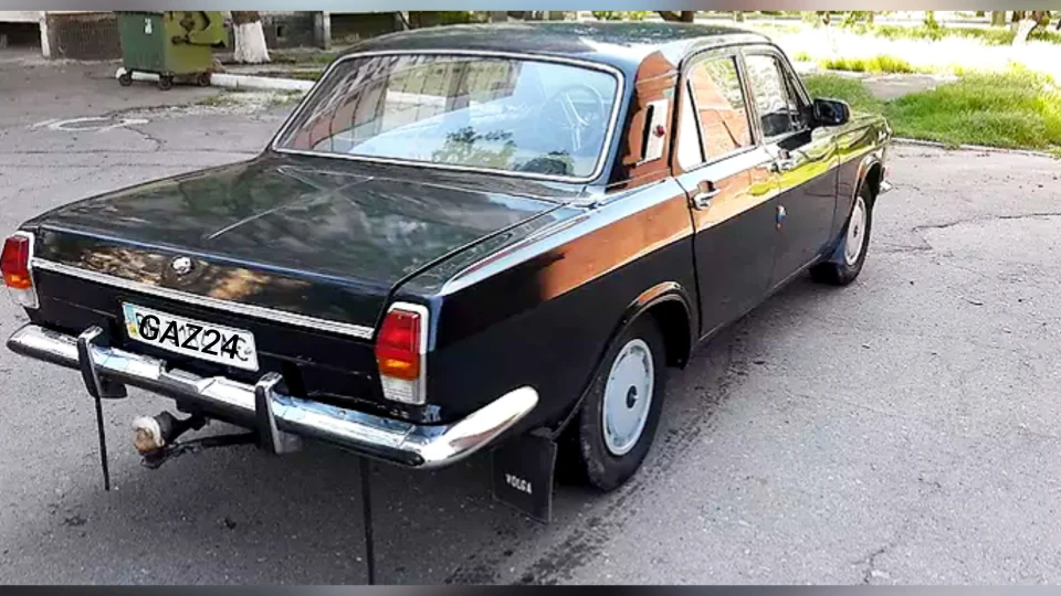 ГАЗ 24 Чорний Лайнер