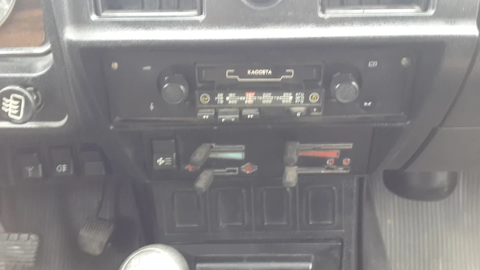 ГАЗ 24 Газ 2410 чорна 3
