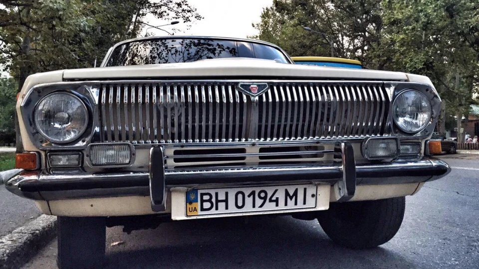 ГАЗ 24 Син голови 4
