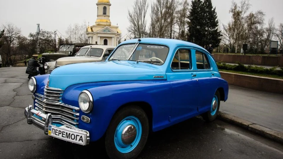 ГАЗ М-20 Перемога Двоколірна