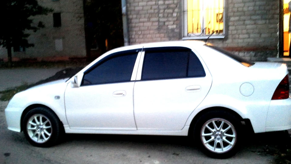 Geely CK Білосніжка 2