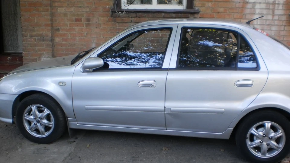 Geely CK LASTOCHKA 4