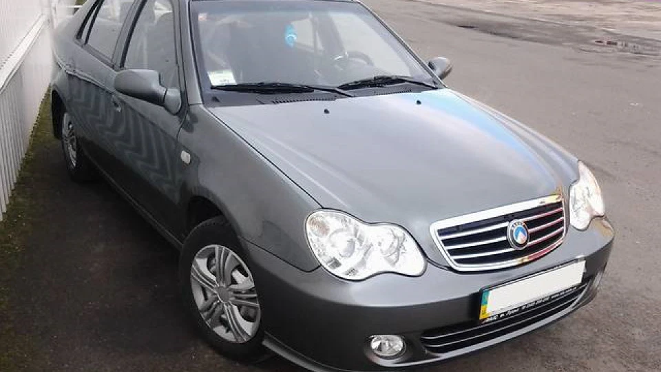 Geely CK мокрий асфальт 2