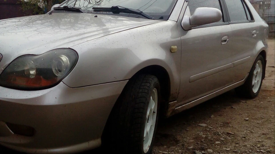 Geely CK Майже іномарка) 5