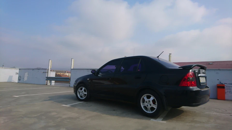 Geely CK темний Джин 5