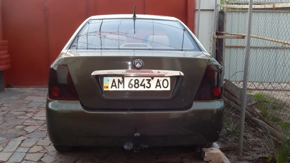 Geely CK зелена блискавка