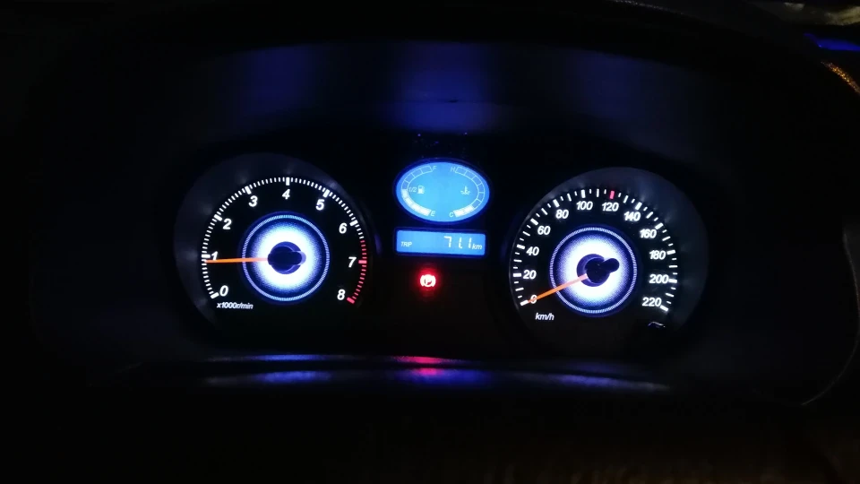 Geely CK Золотий металік 4