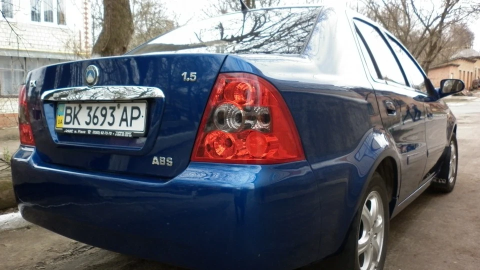 Geely CK Жулік 2