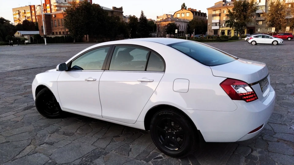 Geely Emgrand EC7 FE-1 3