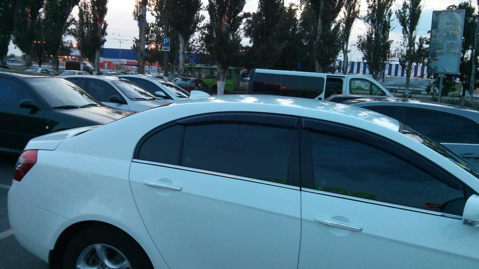 Geely Emgrand EC7 FE-1 2