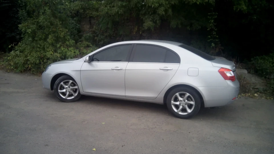 Geely Emgrand EC7 FE-1 2