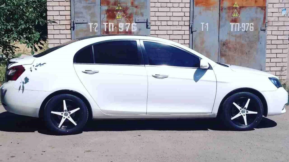 Geely Emgrand EC7 FE-1 "BMF" 4