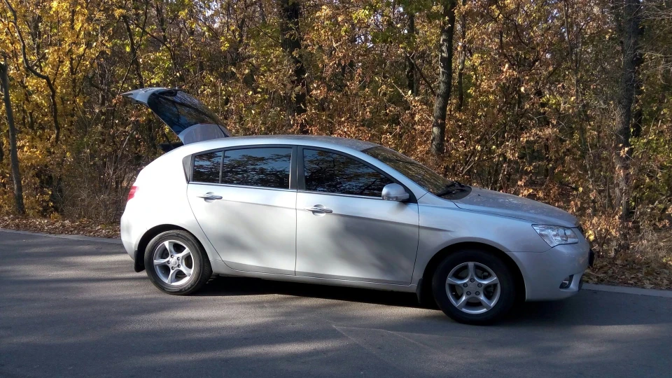 Geely Emgrand EC7 RV 4