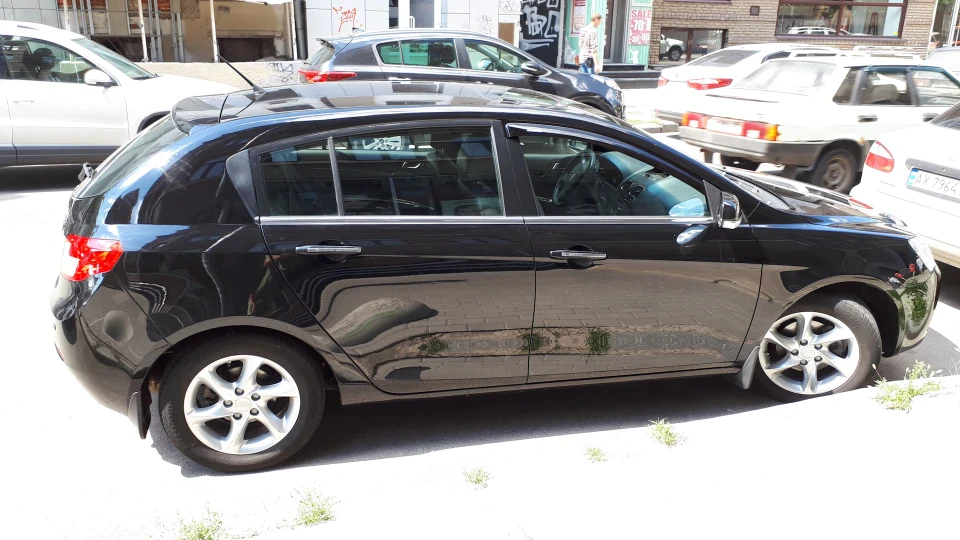Geely Emgrand EC7 RV 1.5 хетч 2