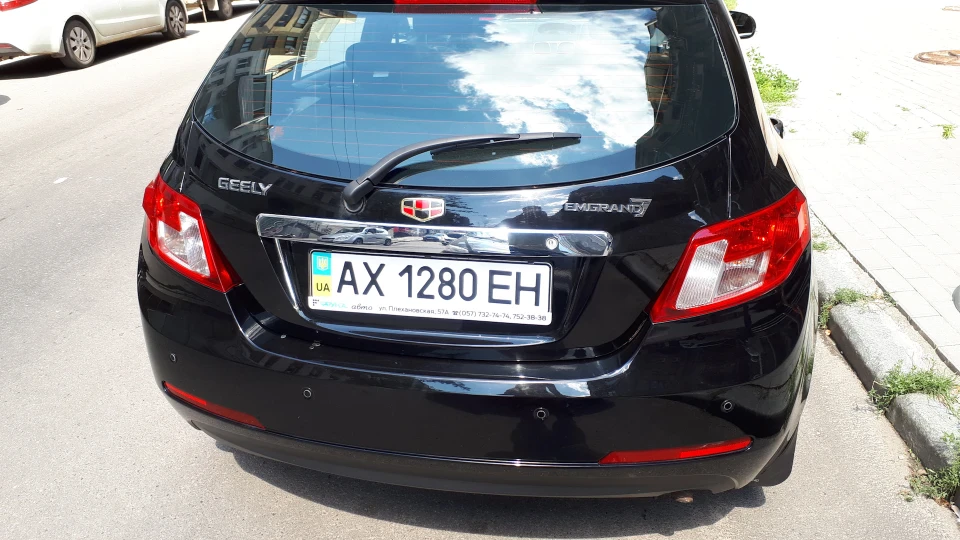 Geely Emgrand EC7 RV 1.5 хетч 3