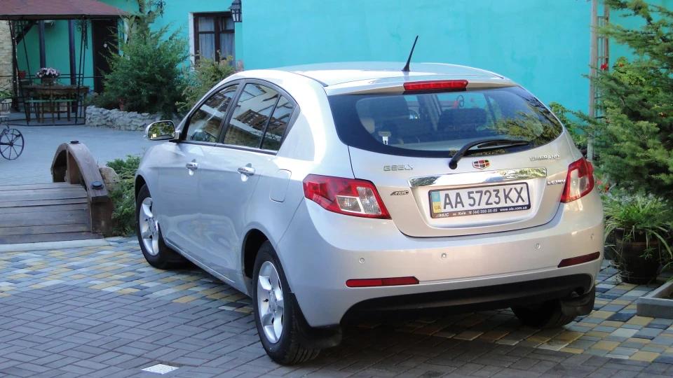 Geely Emgrand EC7 RV хетчбек 2
