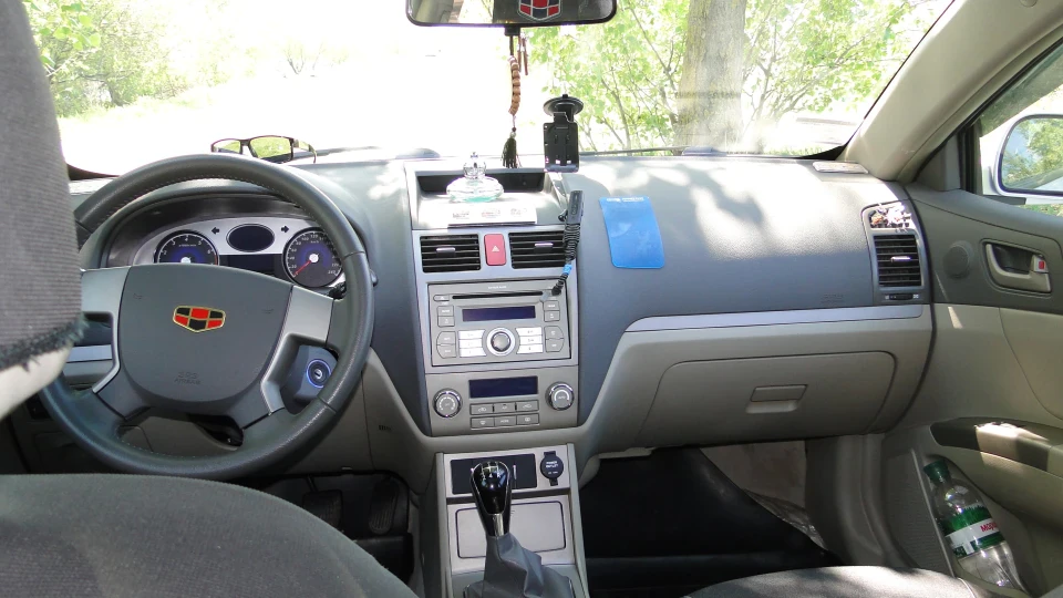 Geely Emgrand EC7 RV хетчбек 4