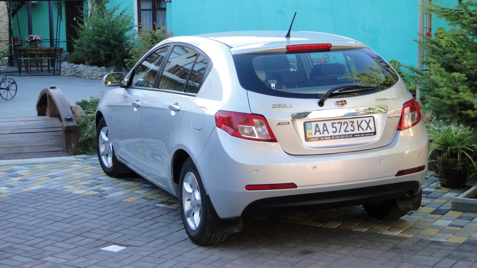 Geely Emgrand EC7 RV хетчбек 2