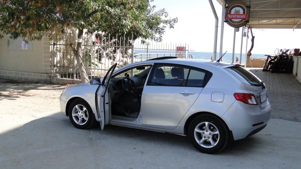 Geely Emgrand EC7 RV хетчбек 4