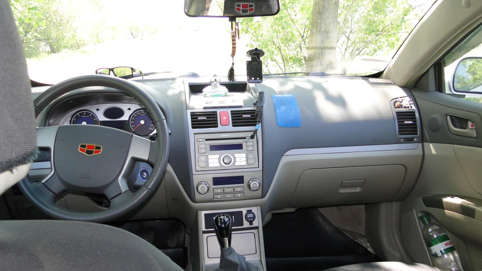Geely Emgrand EC7 RV хетчбек 5