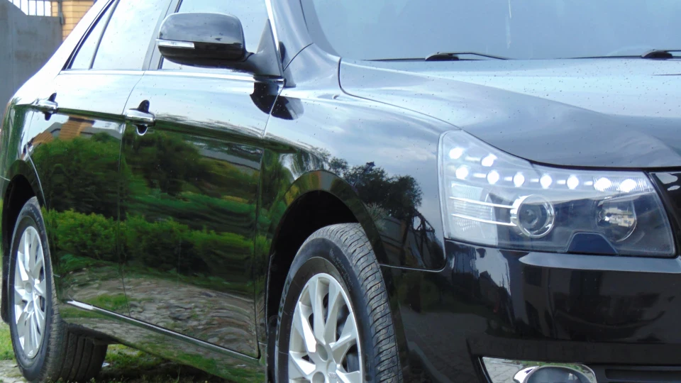 Geely Emgrand EC8 4