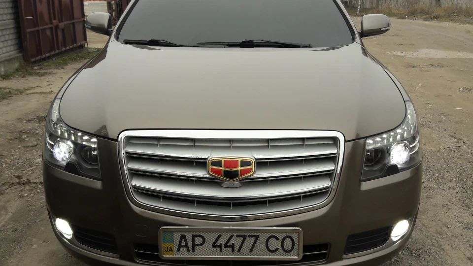 Geely Emgrand EC8 2.0 4