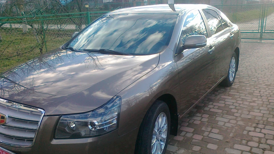 Geely Emgrand EC8 2.0