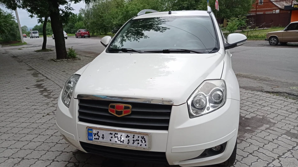 Geely Emgrand X7 5