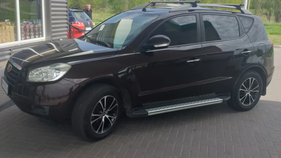 Geely Emgrand X7 2.0 luxury 3