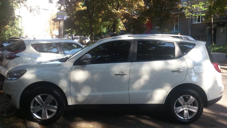 Geely Emgrand X7 Біла блискавка 2